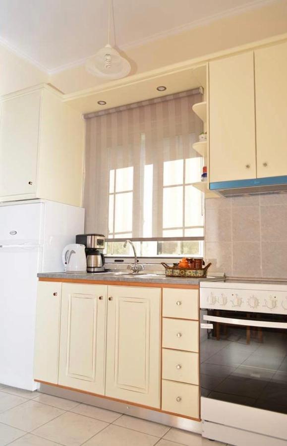 Troumpas Family Rooms & Apartments Leonídion Eksteriør billede